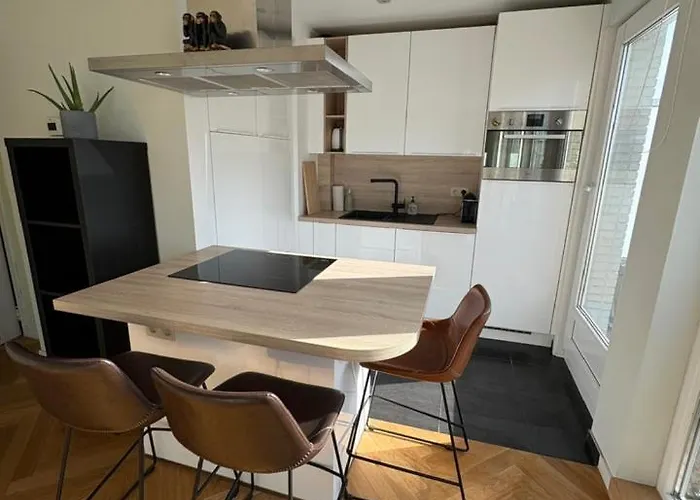 Apartment Cosy Penthouse With Balcony In Center