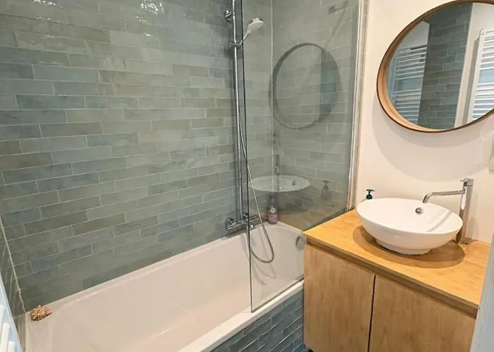 Cosy Penthouse With Balcony In Center 公寓 *