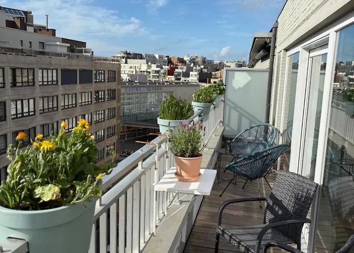 Cosy Penthouse With Balcony In Center 公寓