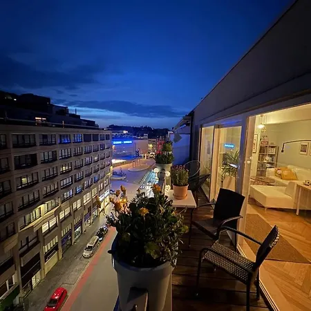 Cosy Penthouse With Balcony In Center *